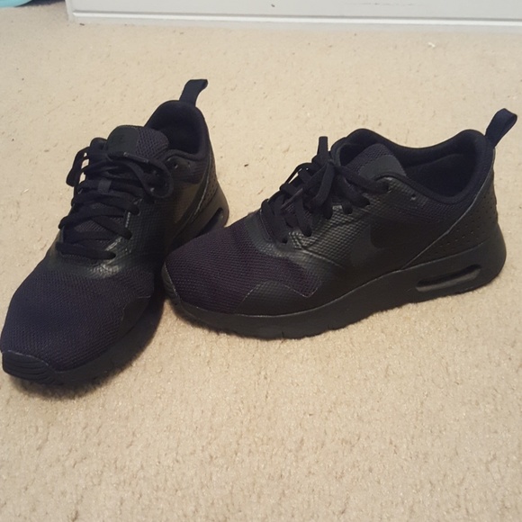 Nike Shoes Air Max Tavas Black Tennis Sneakers Poshmark Nike Shoes Air Max Tavas Black Tennis Sneakers Poshmark